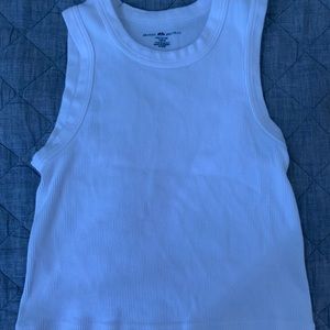 white plain tank